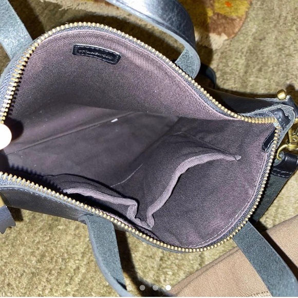 Madewell Zip top Transport Crossbody in Black - Picture 3 of 4